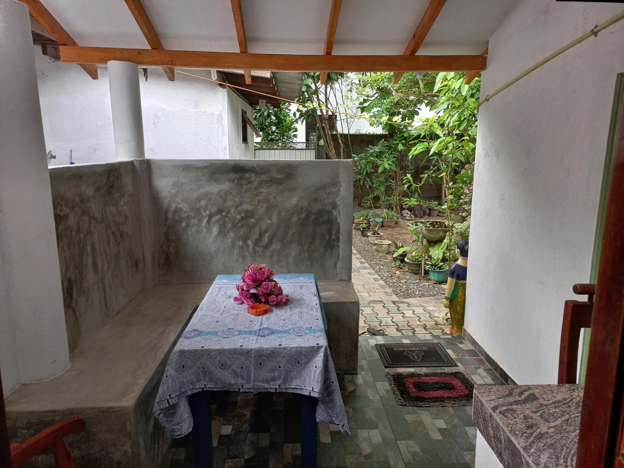Mango Villa 703 Хикадува Екстериор снимка
