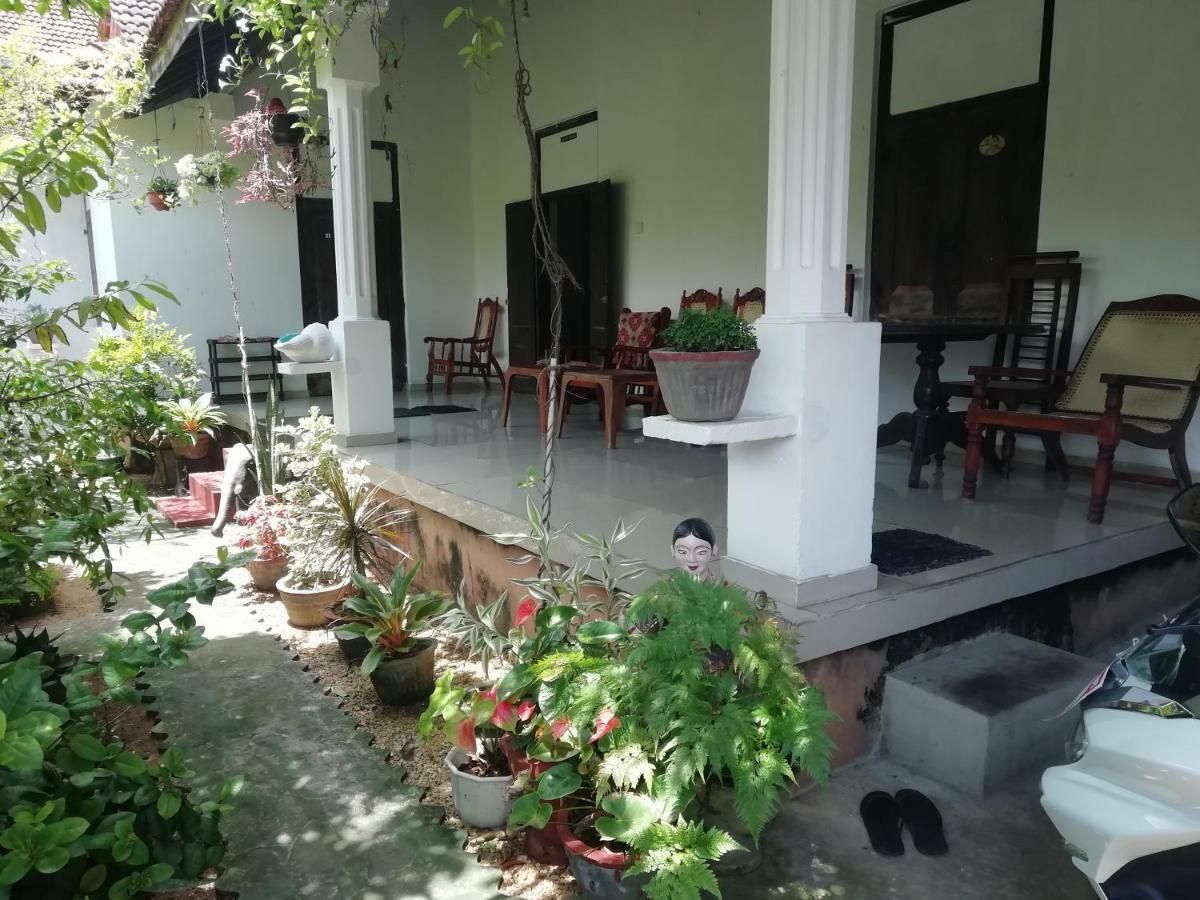 Mango Villa 703 Хикадува Екстериор снимка